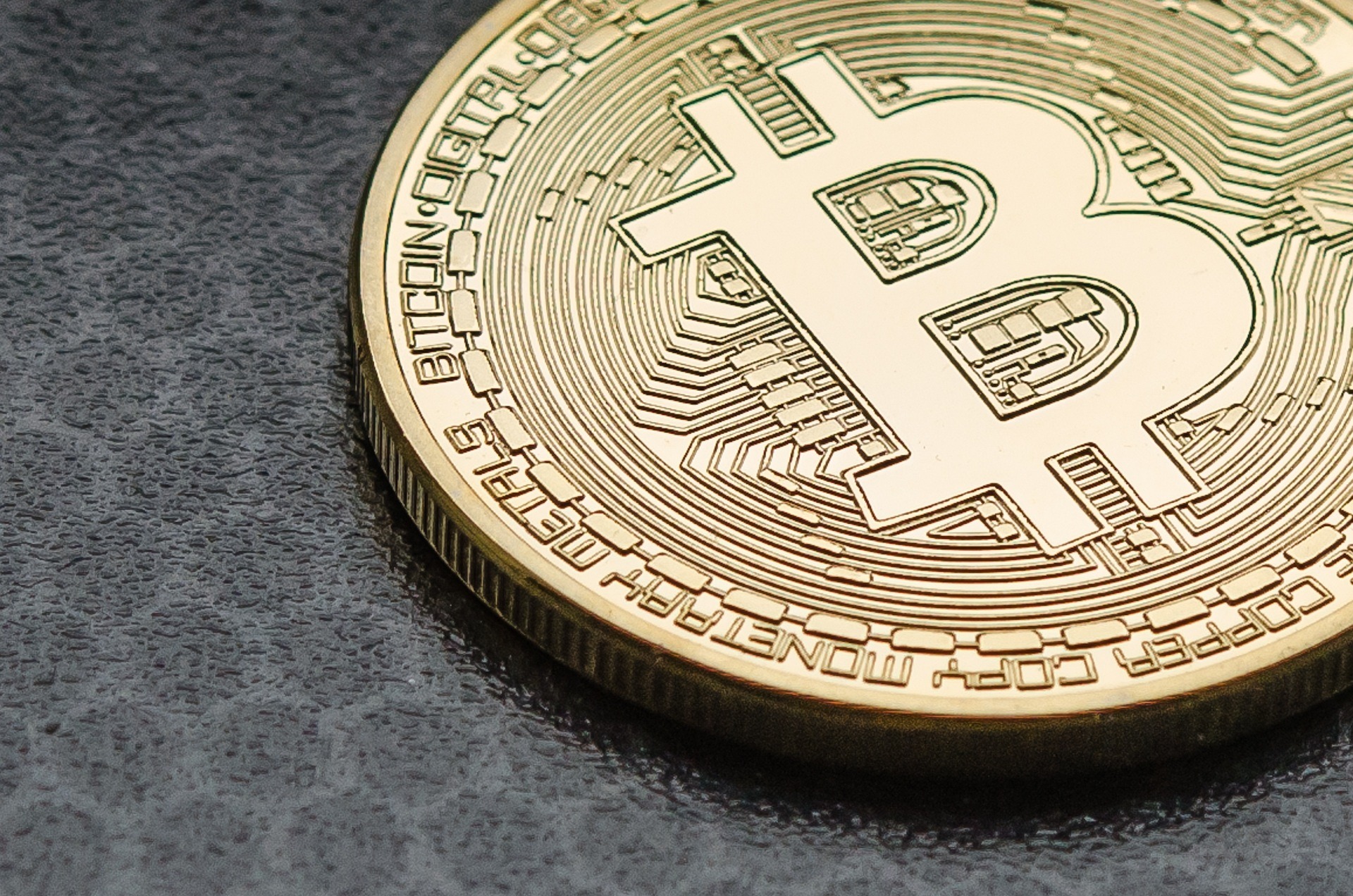 The origin and evolution of Bitcoin: how digital currency changed the idea of money